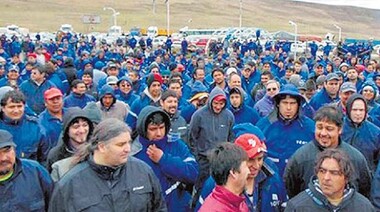 Trabajadores de Río Turbio mantienen medidas y esperan negociaciones