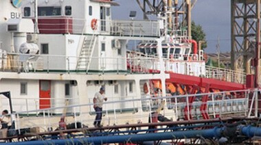 Trabajadores marítimos iniciaron paro por tiempo indeterminado