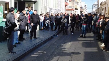Trabajadores del IAPV se manifestaron contra el recorte de fondos