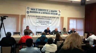 Madereros se declararon en alerta por la situación salarial y de la obra social