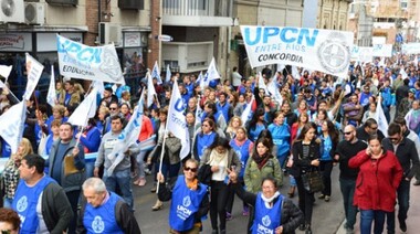 UPCN marchó contra las políticas nacionales y con un petitorio para el gobierno entrerriano