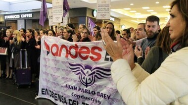 Aeronavegantes se manifestaron por reclamos salariales y en rechazo al achicamiento de Andes