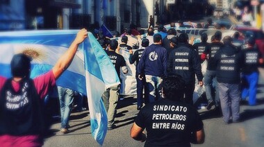 El gremio petrolero acordó el aumento salarial para trabajadores de refinerías