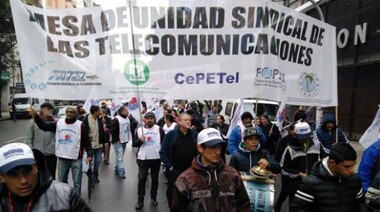 Los gremios telefónicos pidieron la apertura de las negociaciones paritarias