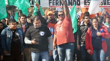 Dirigentes y militantes sindicales brindaron fuerte presencia gremial durante la visita de Alberto Fernández