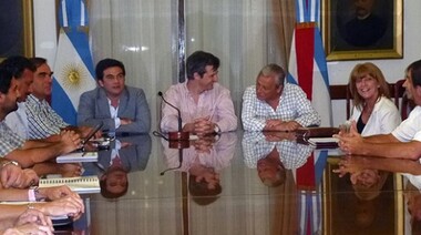 El gobierno postergó para este miércoles la reunión con los gremios