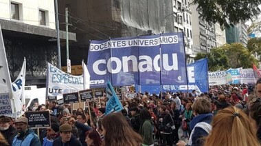 La Conadu destacó el “masivo paro y movilización” frente a la violencia hacia los docentes en Chubut