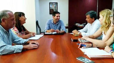 Agmer planteó sus demandas en un encuentro con el presidente del CGE