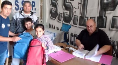 El SSIP comenzó la entrega de mochilas y útiles escolares para hijos de afiliados