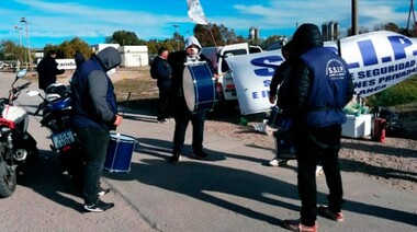 El SSIP se moviliza frente a Walmart y Makro por los incumplimientos de Com Privada
