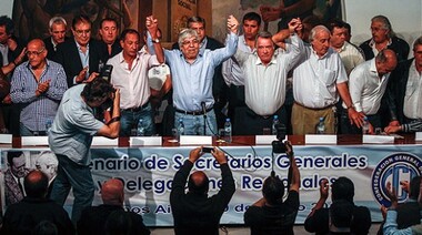 Hugo Moyano y Luis Barrionuevo anunciaron un paro nacional