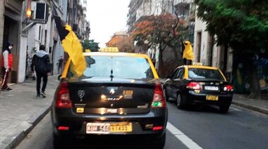 El Sindicato de Peones de Taxis de Rosario rechazó la “amenaza contra los derechos laborales”