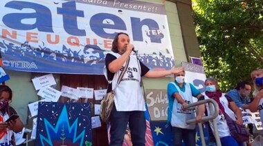 ATEN suspendió el acampe en la Casa de Gobierno de Neuquén y aguarda la convocatoria al diálogo