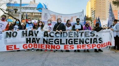 ATEN exclamó su reclamo de justicia con una contundente marcha tras la muerte de la docente Mónica Jara