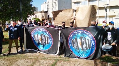 Frente Agrupaciones Unidas de la seguridad privada se manifestó en Paraná por incumplimientos de Phoenix