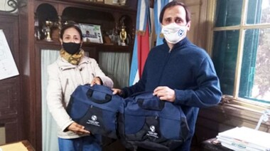 AMET Entre Ríos comenzó con la entrega de portafolios para docentes técnicos
