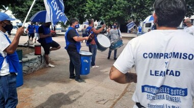 UTEDYC La Plata se movilizó por incumplimientos salariales de Gimnasia y anunció retención de tareas