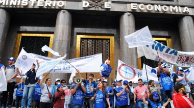 APINTA vivió una “jornada histórica” con una masiva movilización que denunció “una pérdida salarial del 40%”