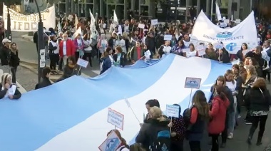 Docentes marcharon en San Luis: “Tratamos de dialogar con un gobierno que no escucha”