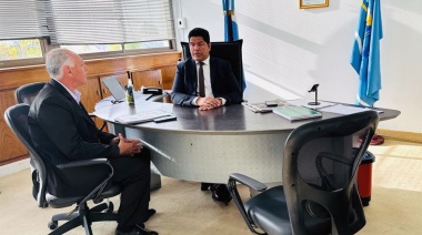 Mariani acordó con el gobernador de Chubut el aumento para estatales provinciales