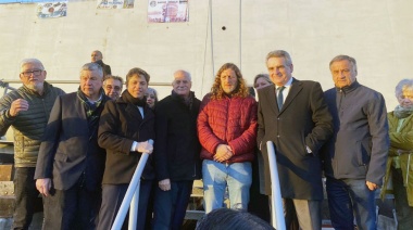 SAONSINRA celebró la botadura de la compuerta flotante en la Base Naval Puerto Belgrano