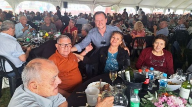 Camioneros de Santa Fe festejó el Día del Jubilado con un encuentro que reunió más de mil personas