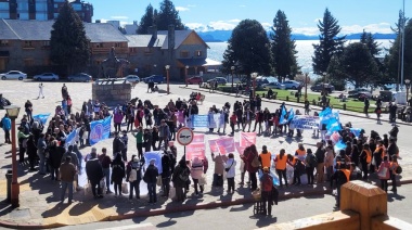 CEA comenzó su Congreso en Bariloche y se pronunció “por más democracia, más educación, más derechos”