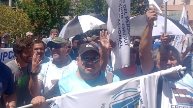 El Sindicato de Vialidad Nacional de Chubut marchó en una movilización multitudinaria