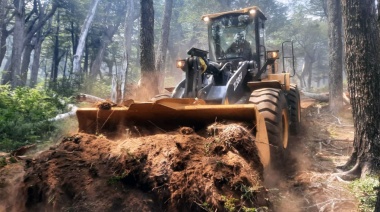Personal de Vialidad Nacional trabaja contra los incendios “con su propio dinero”