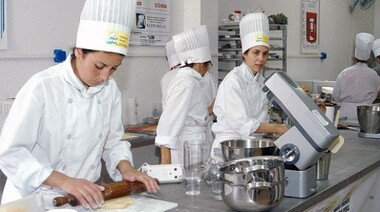Trabajadores pasteleros festejaron su día con expectativas salariales