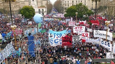 Contundente marcha reclamó Paz, Pan, Tierra, Techo y Trabajo