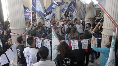 Judiciales se manifestaron en la sede de la Corte bonarense
