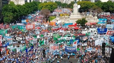 Una masiva manifestación gremial rechazó las reformas