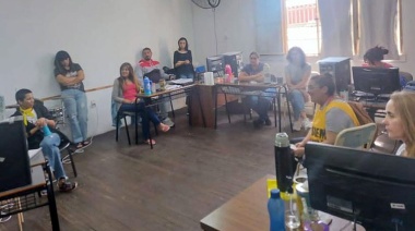 ASOEM Santa Fe continúa en Asamblea Permanente en el Liceo y amplía la medida a otras reparticiones