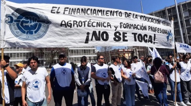 AMET Entre Ríos integró la contundente marcha docente por aumento salarial