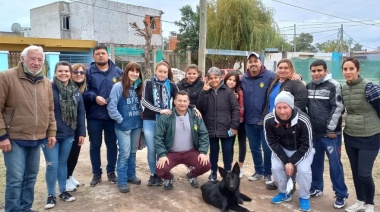 El Sindicato de Farmacia de La Plata brindó una jornada solidaria con entrega de comida y abrigos