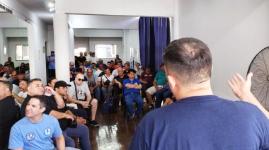 El candidato Christian López recibió a trabajadores que el oficialismo “les impidió votar”