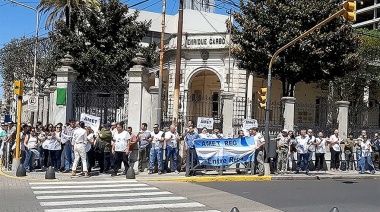 AMET Entre Ríos se manifestó y entregó petitorio contra el desfinanciamiento