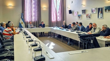 CONADU rechazó oferta del 5,8% y exigió al gobierno que no vete el financiamiento