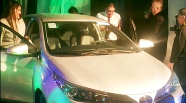 El SEC Río Gallegos festejó el Día del Empleado de Comercio en su flamante Polideportivo con el sorteo de un auto