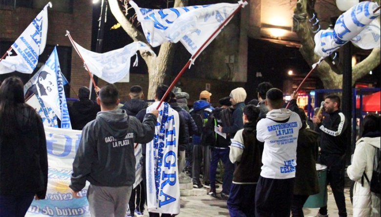UTHGRA La Plata se manifestó contra la precarización laboral y los “abusos empresariales”