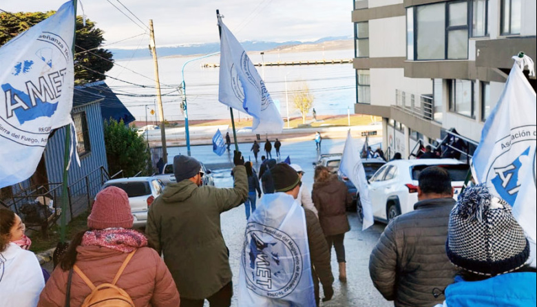 AMET Tierra del Fuego presentó su propio proyecto de ley de financiamiento educativo