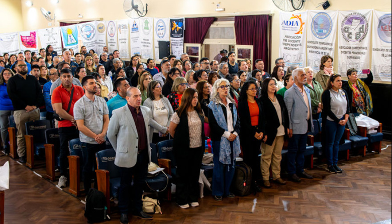 La CEA cerró su Congreso: "Luchamos porque los docentes merecemos verdadera dignidad"