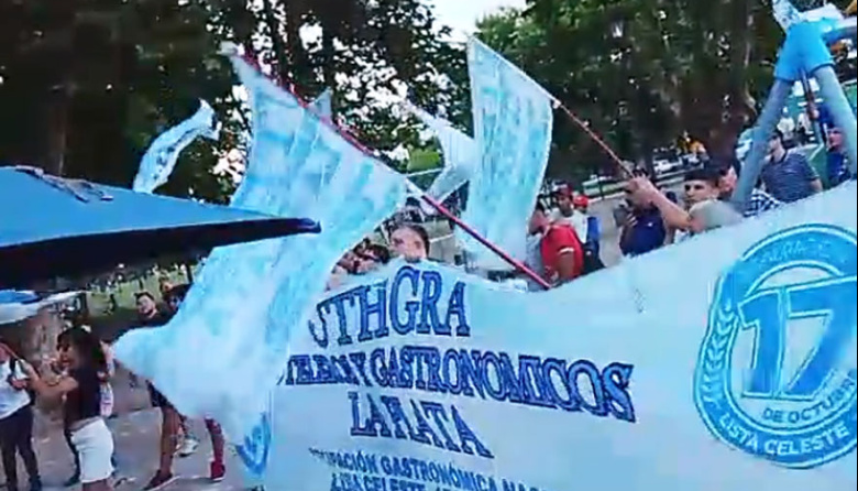 UTHGRA La Plata volvió a manifestarse: denunció que empresarios pagan “$1.800 la hora"