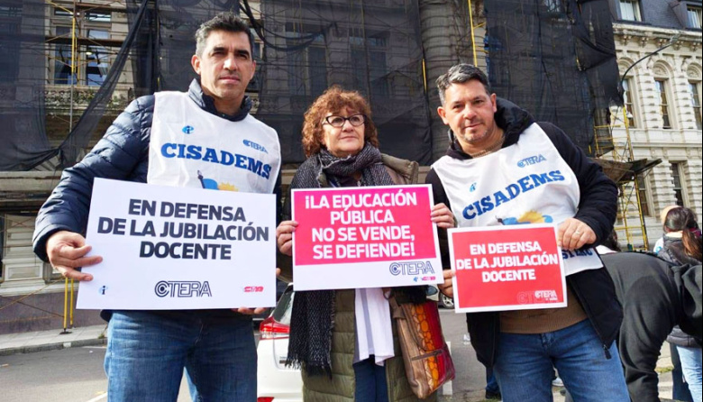 CISADEMS marchó en Buenos Aires por educación, salarios y jubilaciones