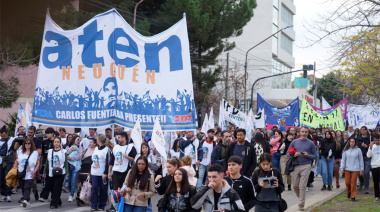ATEN marchó en Neuquén “en defensa de la educación y la Universidad Pública”