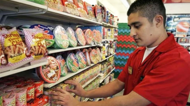 Comercio acordó una suba trimestral del 5,7% y bono de $50.000
